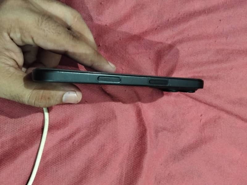 Apple iPhone 16 Pro factory unlock 2