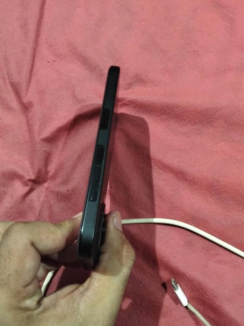 Apple iPhone 16 Pro factory unlock 3
