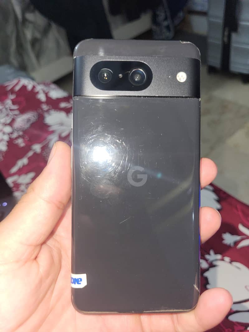 Google Pixel 8 4