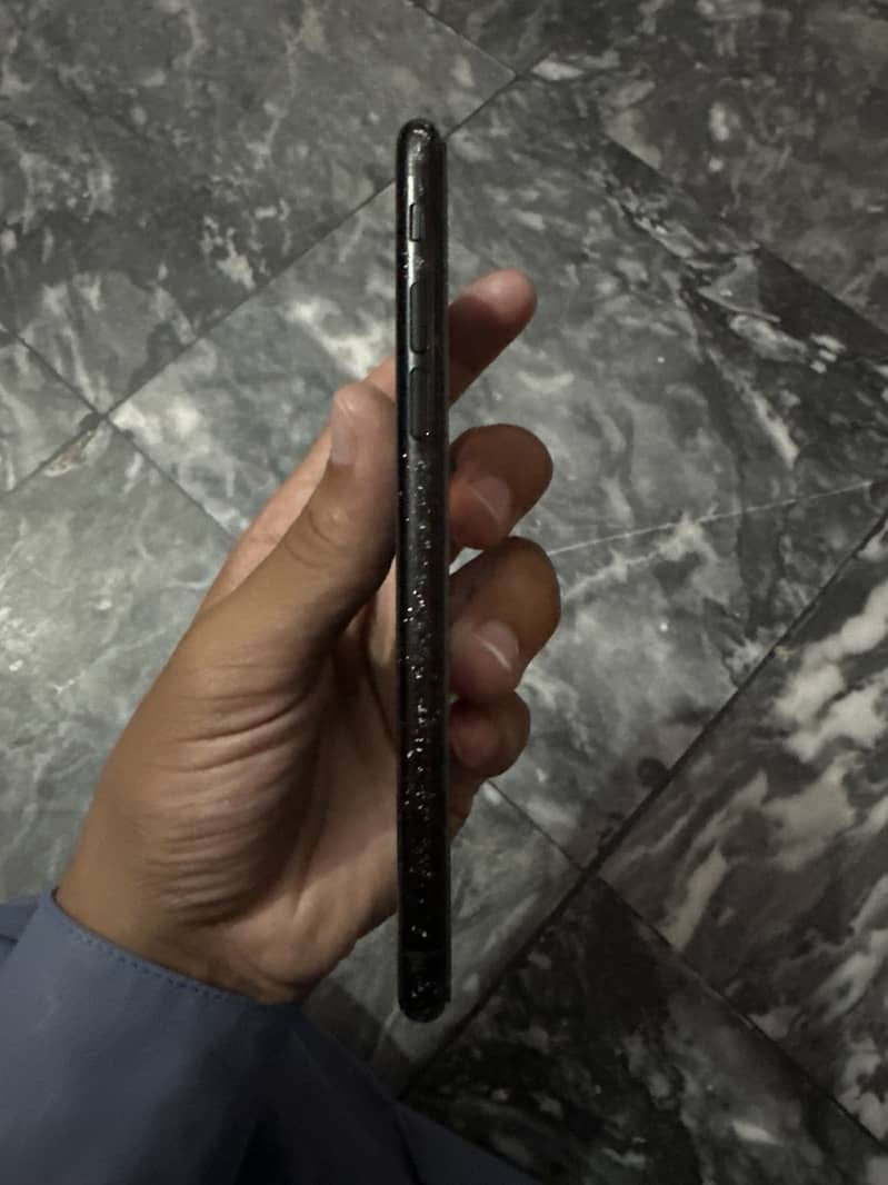 Apple iPhone 7 2