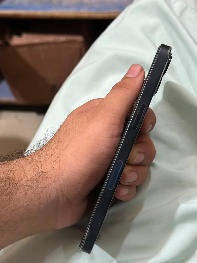 Apple iPhone 13 1