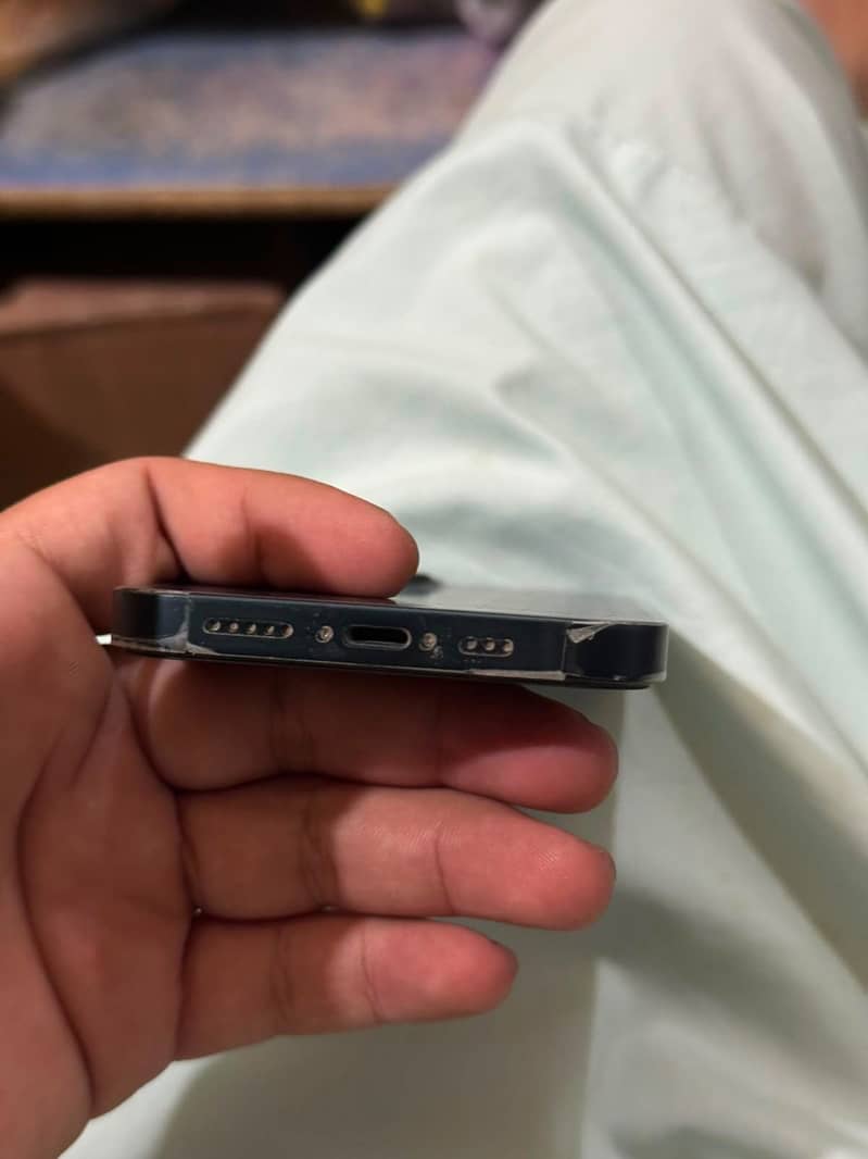 Apple iPhone 13 3