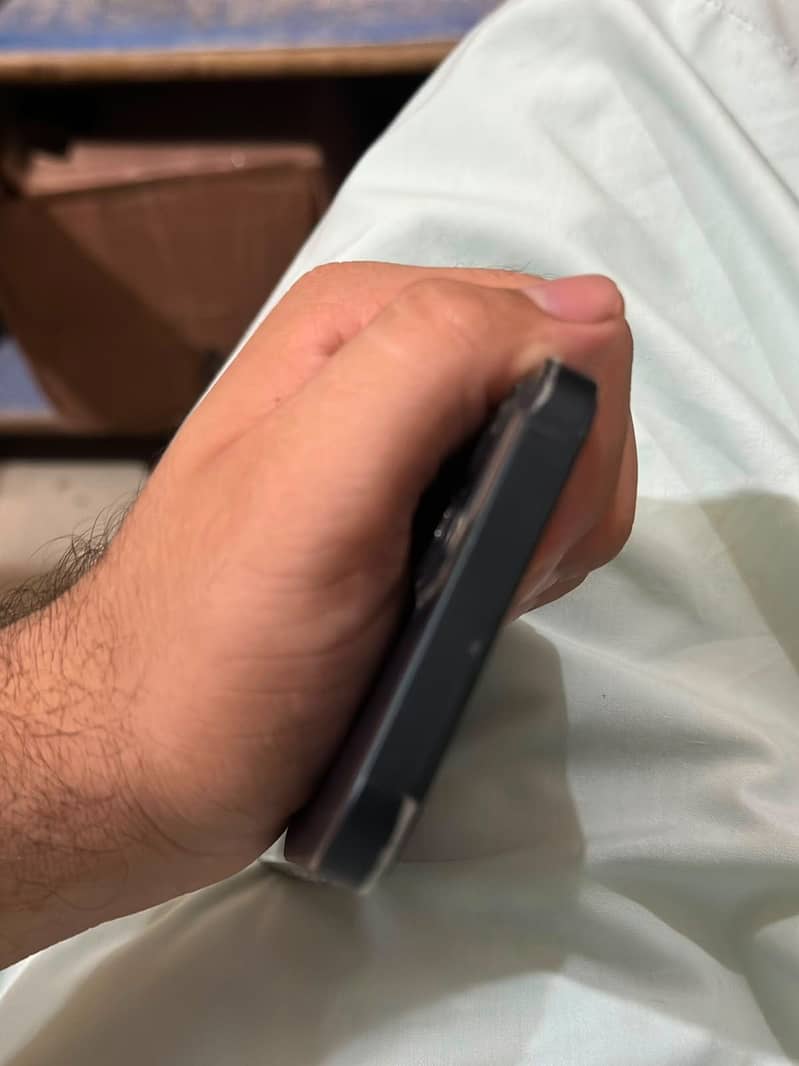 Apple iPhone 13 4
