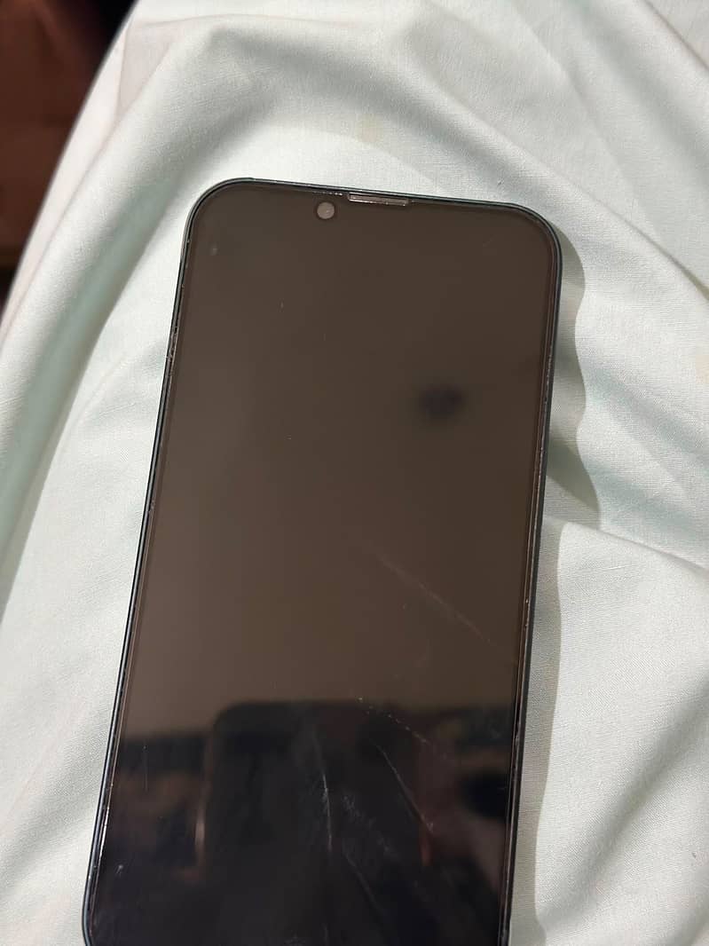 Apple iPhone 13 6