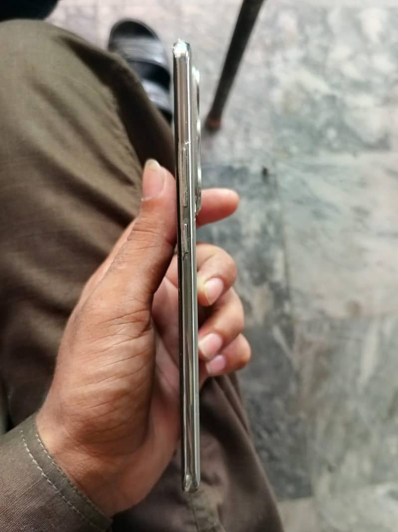 Techno spark 40 pro plus 5G 1