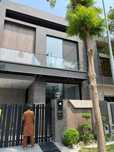 5 MARLA ELEGANT AND FULLY MAINTAINED SUPER HOT LOCATED BUNGALOW IS AVAILABLE IN THE BEST BLOCK OF DHA LAHORE.
