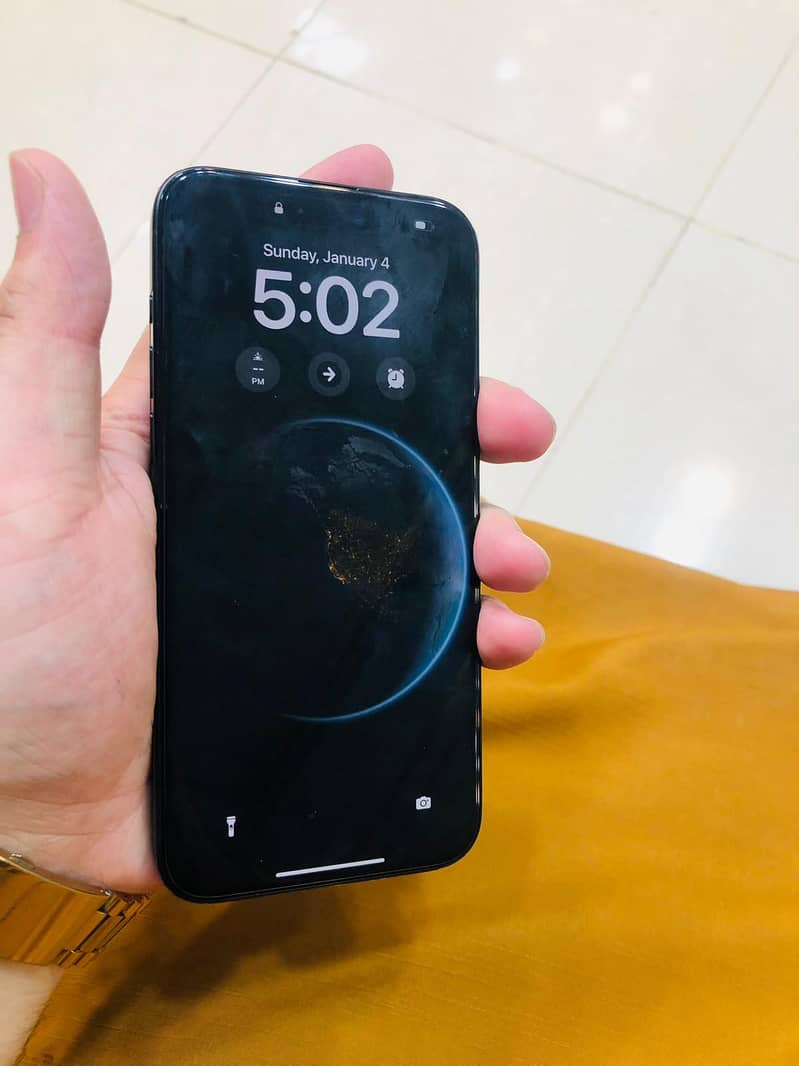 Apple iPhone 15 Pro Max 2