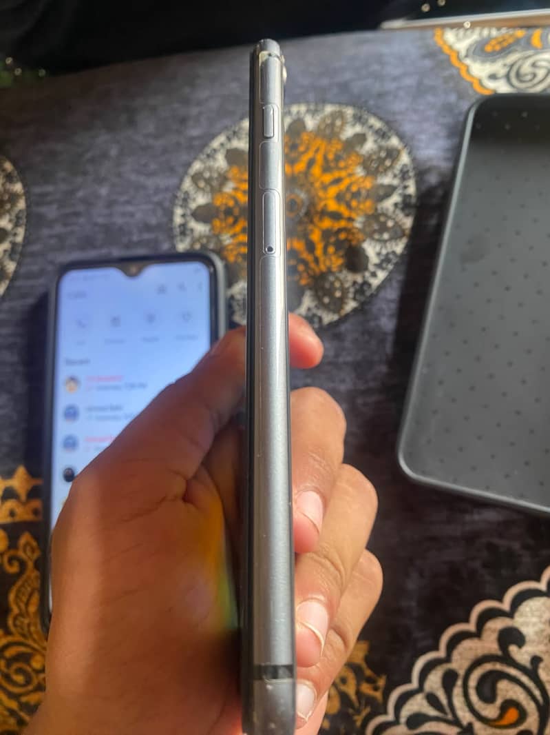 Apple iPhone 8 Plus 1