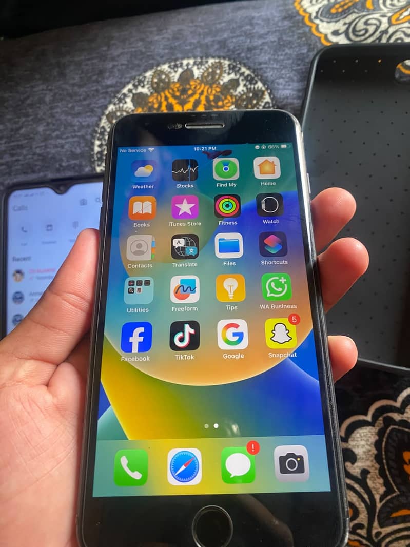 Apple iPhone 8 Plus 3