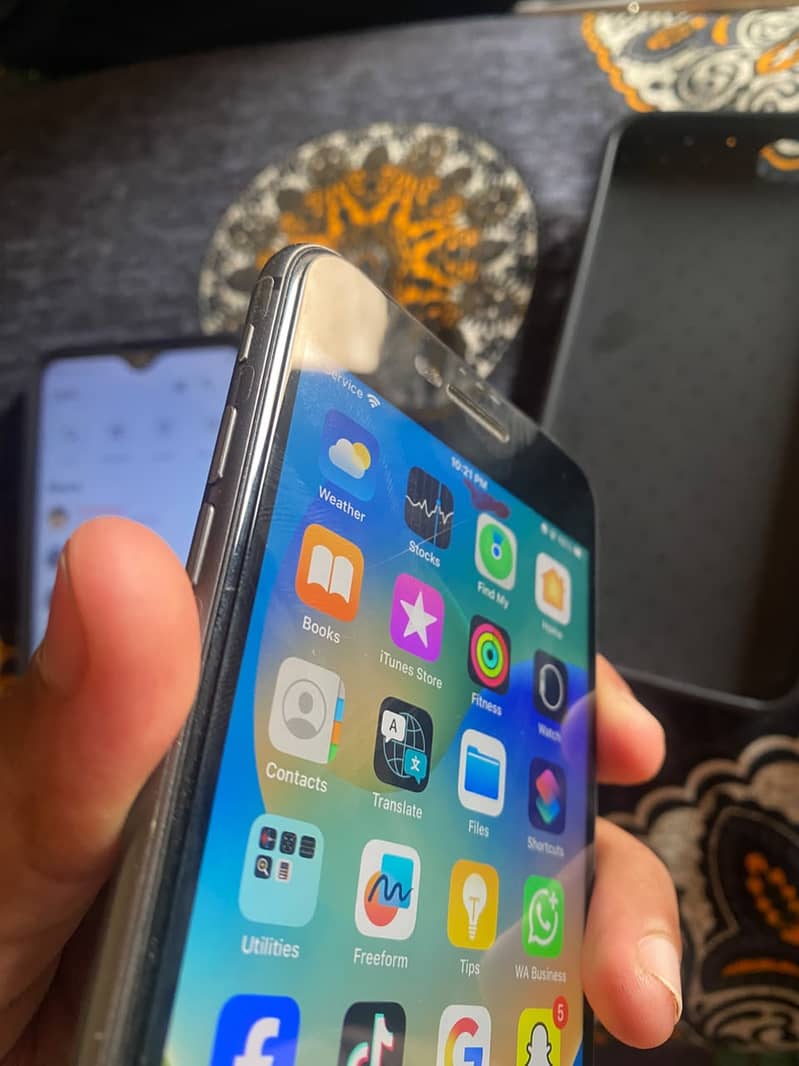 Apple iPhone 8 Plus 5