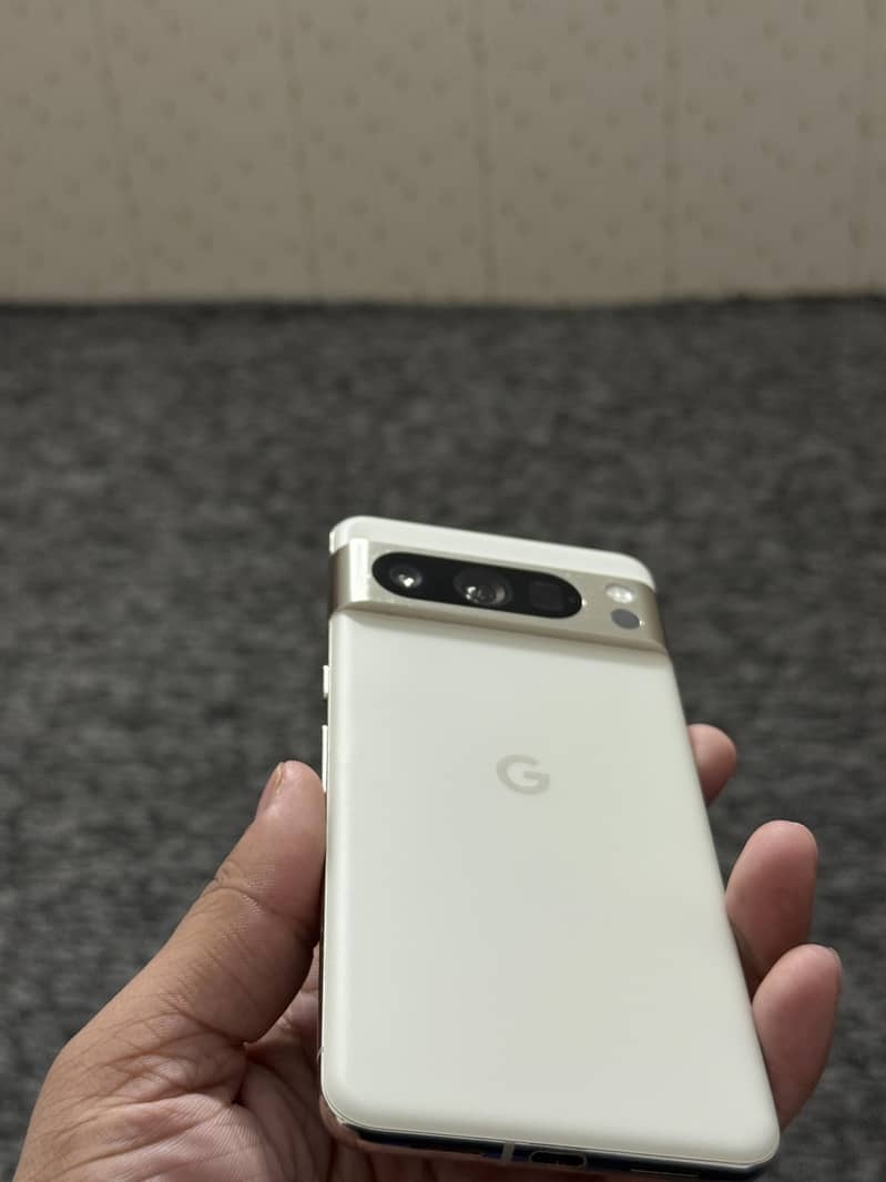 Google Pixel 8 Pro 7
