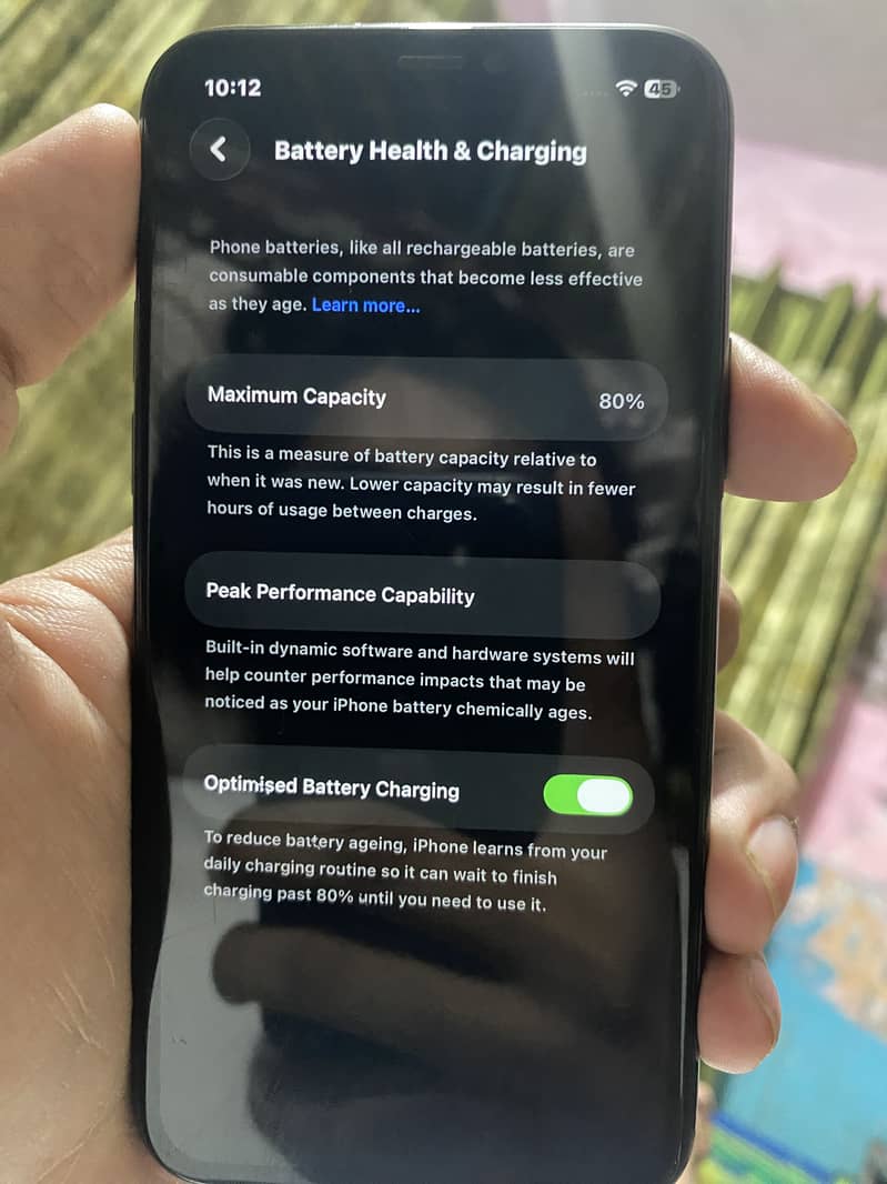 Apple iPhone 11 Pro 4