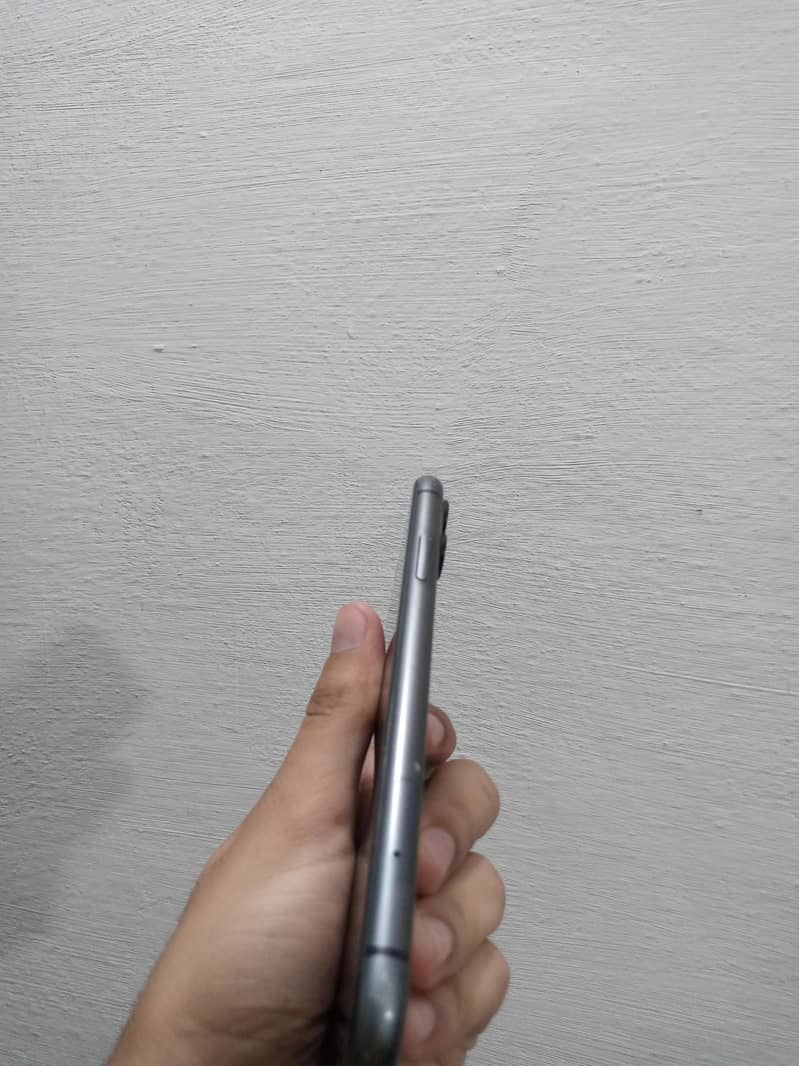 Apple iPhone 11 3