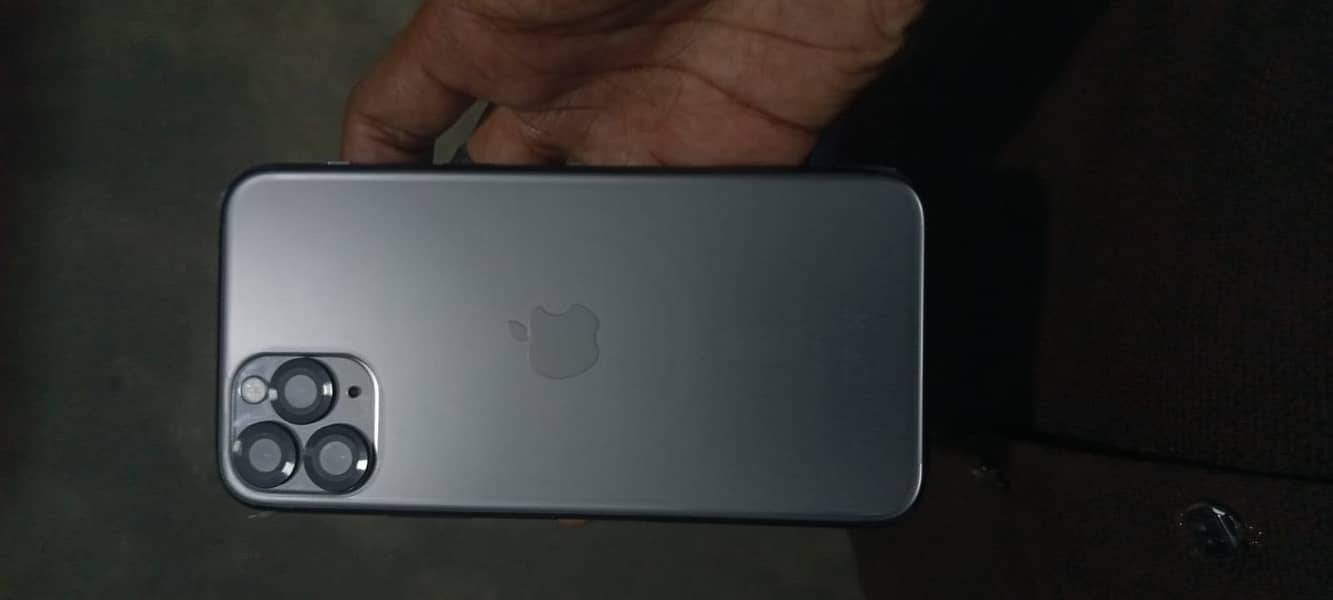 Apple iPhone 11 Pro 3