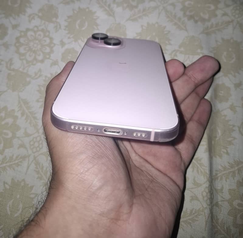 Apple iPhone 15 2