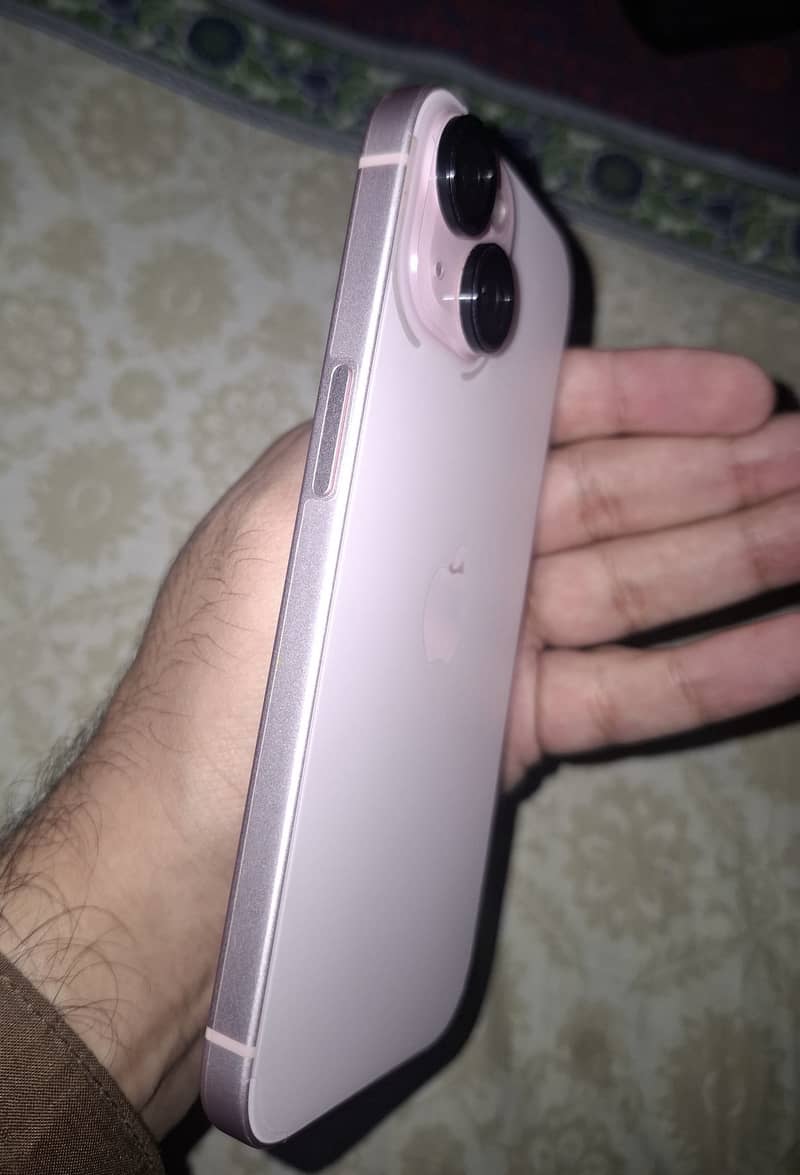 Apple iPhone 15 3