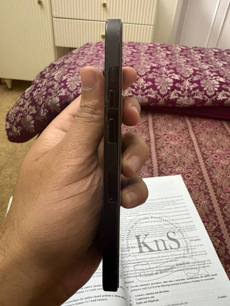 Apple iPhone 14 Pro 0