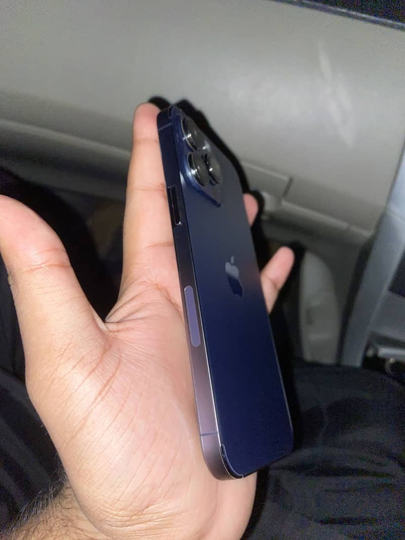 iPhone 14 Pro Max 2