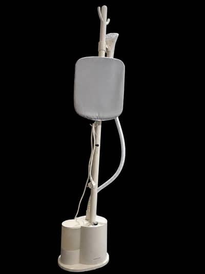 Standing Garment Steamer – Used Only Once (Like New)