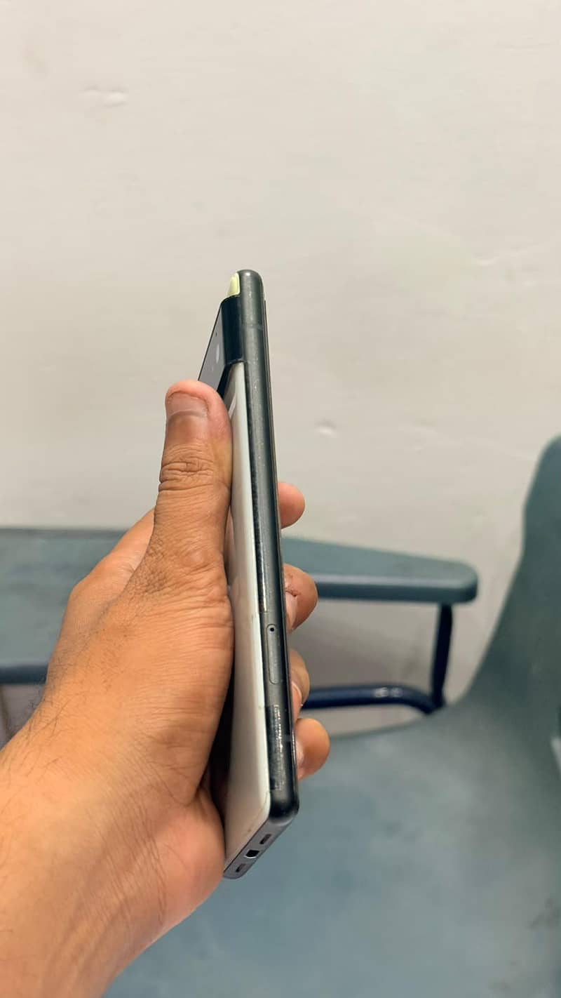 Google Pixel 6 4