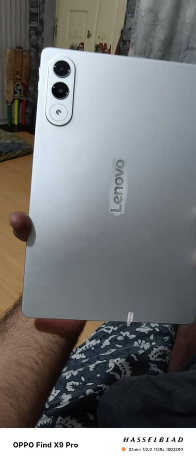 Lenovo yoga tab snapdragon 8 gen 3 11.6 huge display