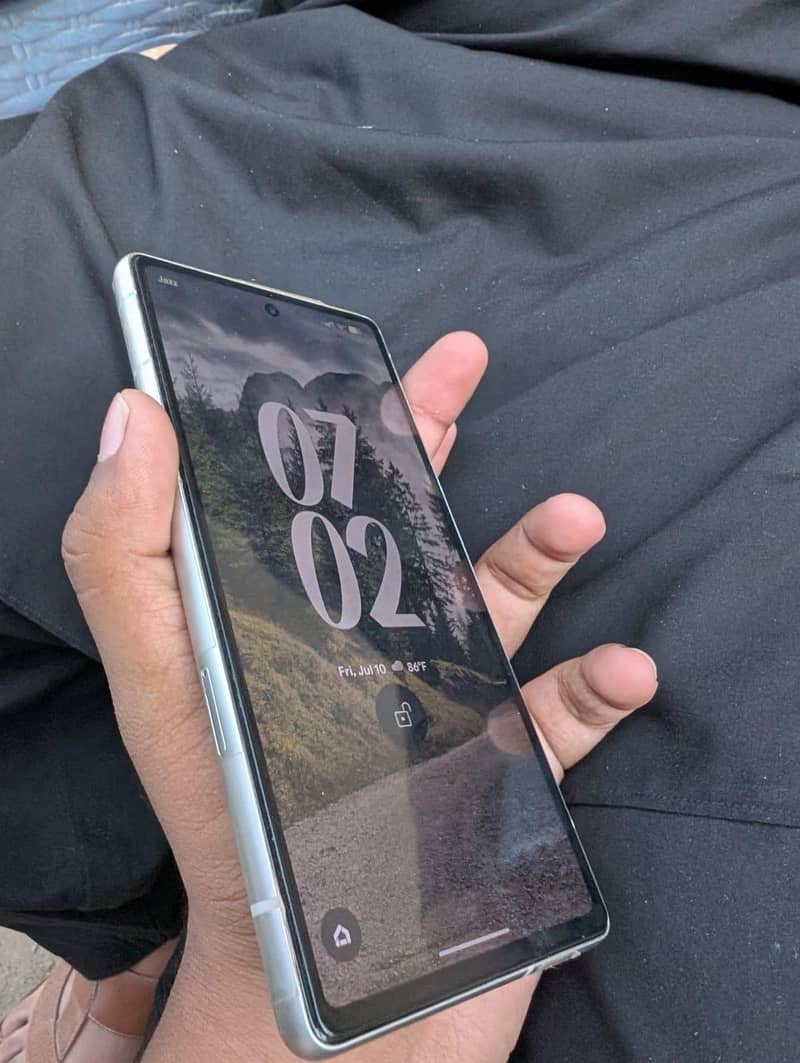 Google Pixel 7a 1