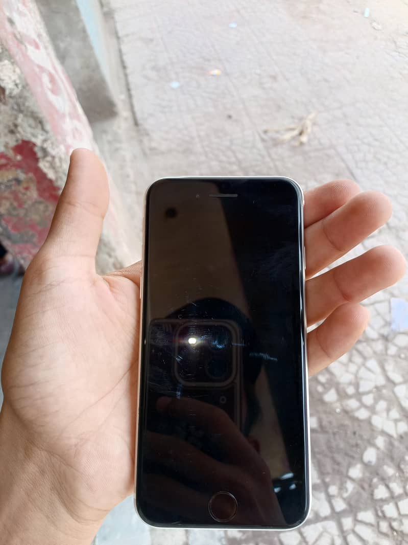 Apple iPhone SE 7