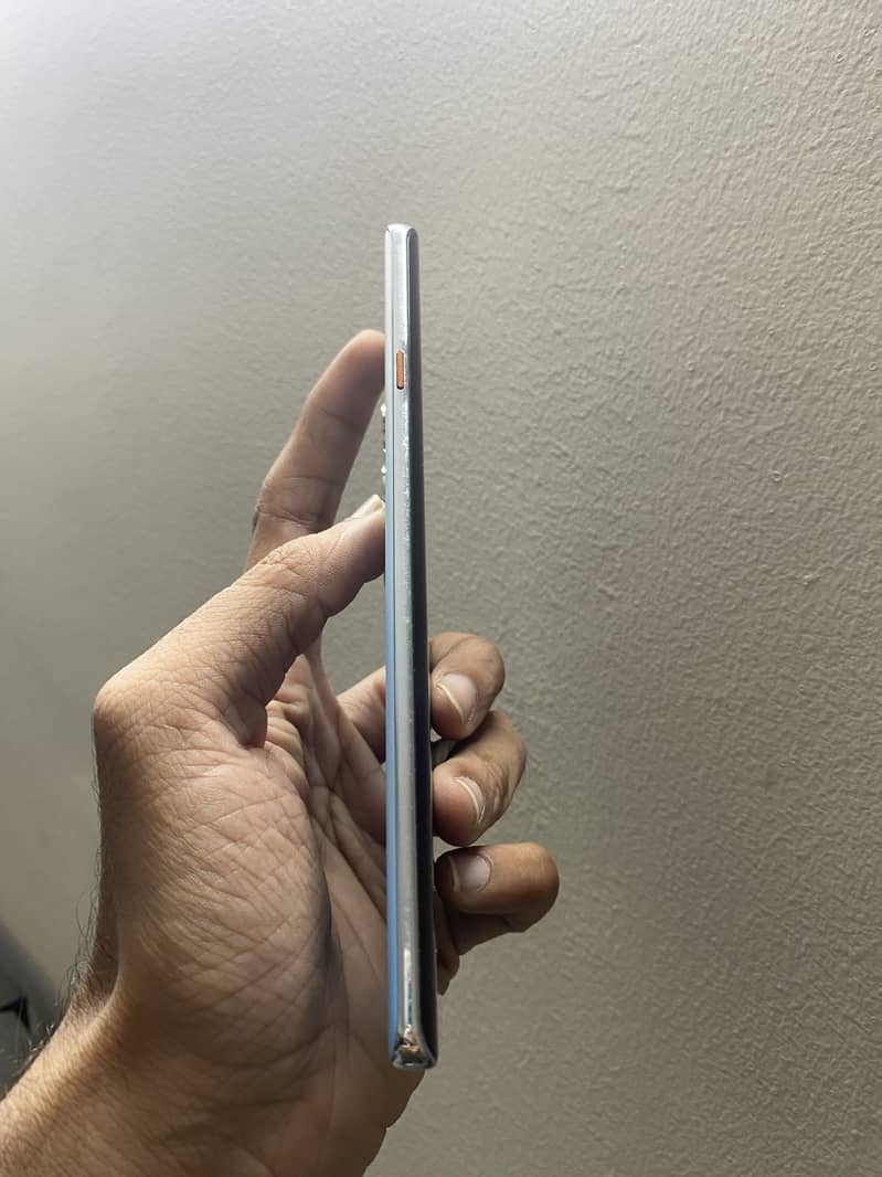 Tecno CAMON 40 Pro 1