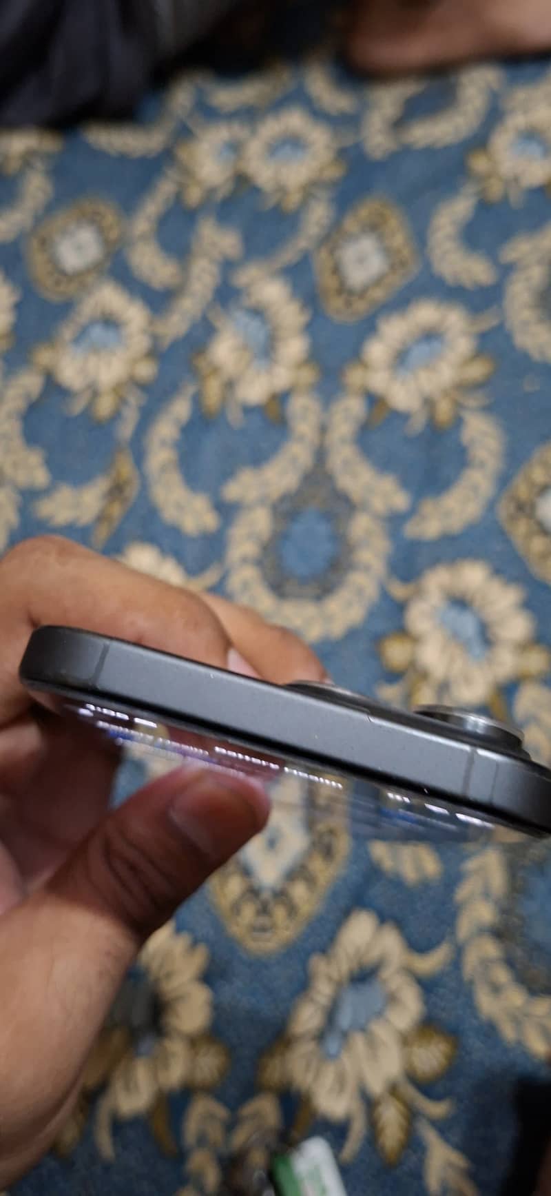 Apple iPhone 15 Pro Max 4