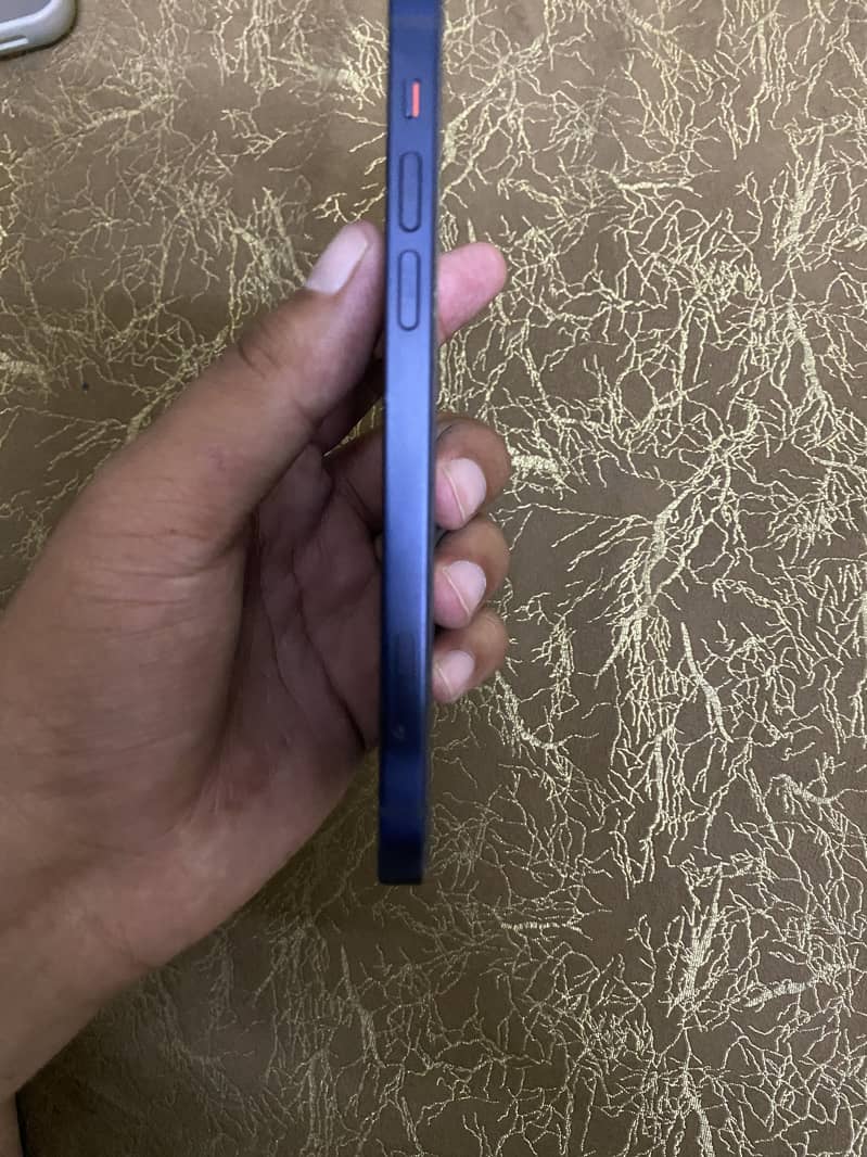 Apple iPhone 12 2