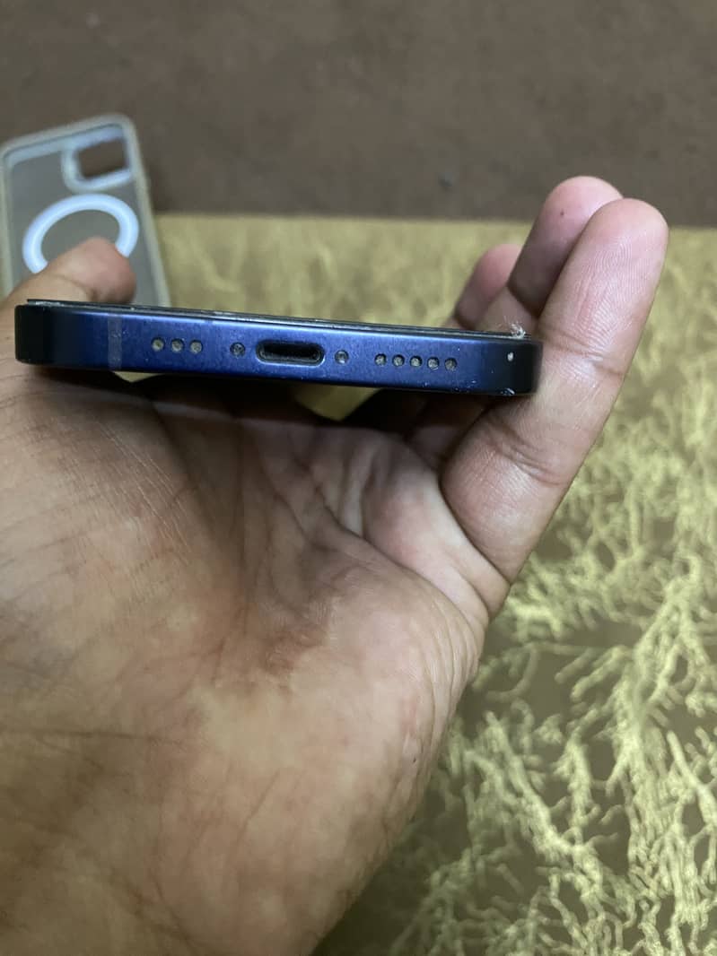 Apple iPhone 12 3