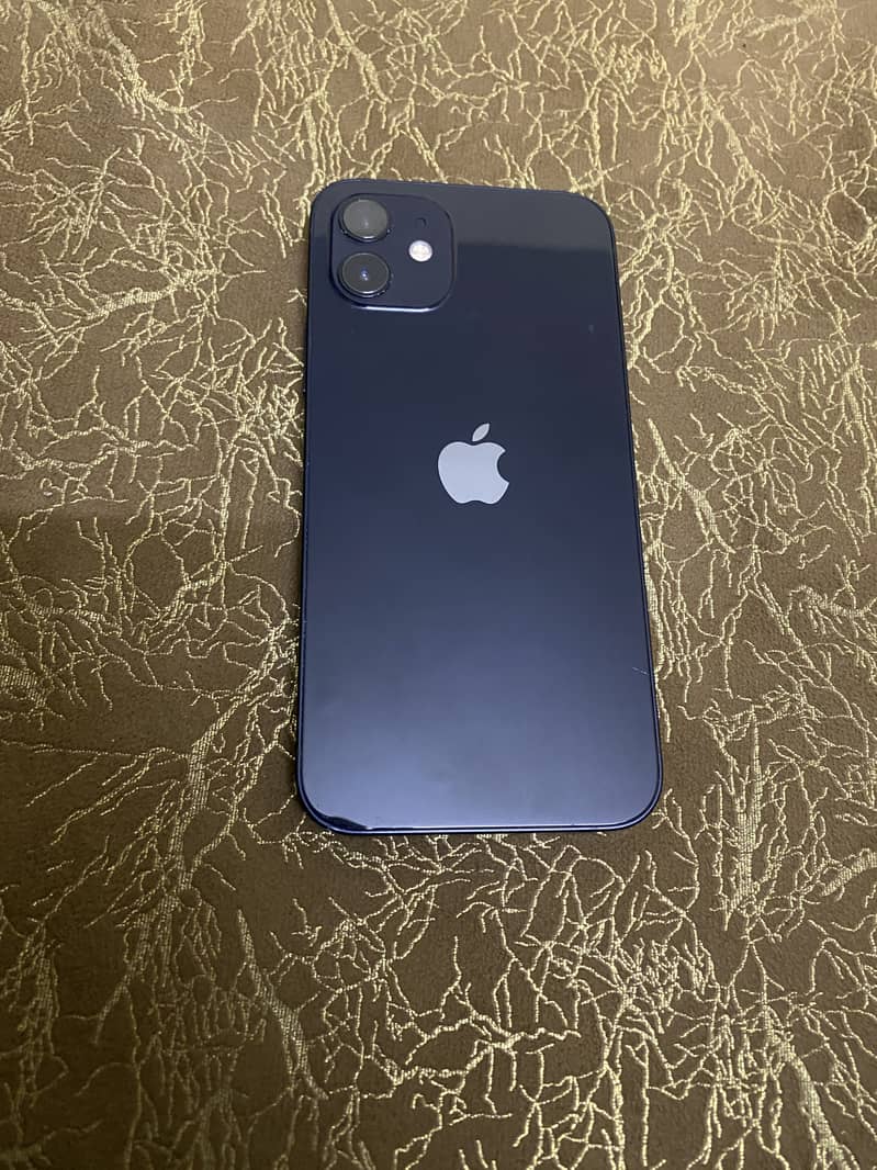 Apple iPhone 12 4