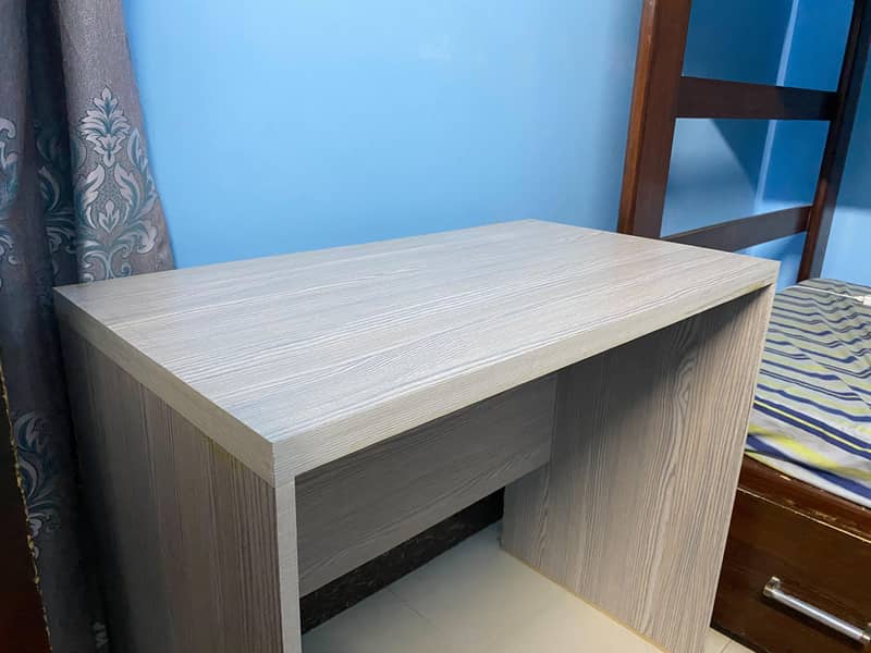 study and gaming table 6
