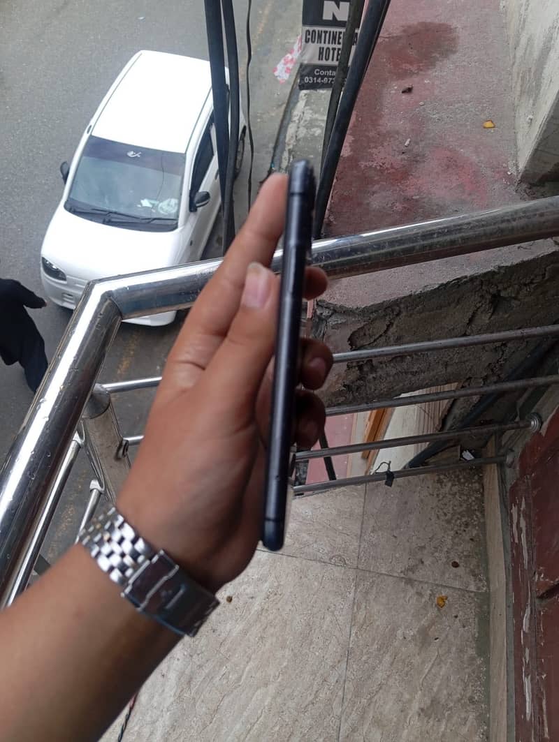 Apple iPhone 11 2