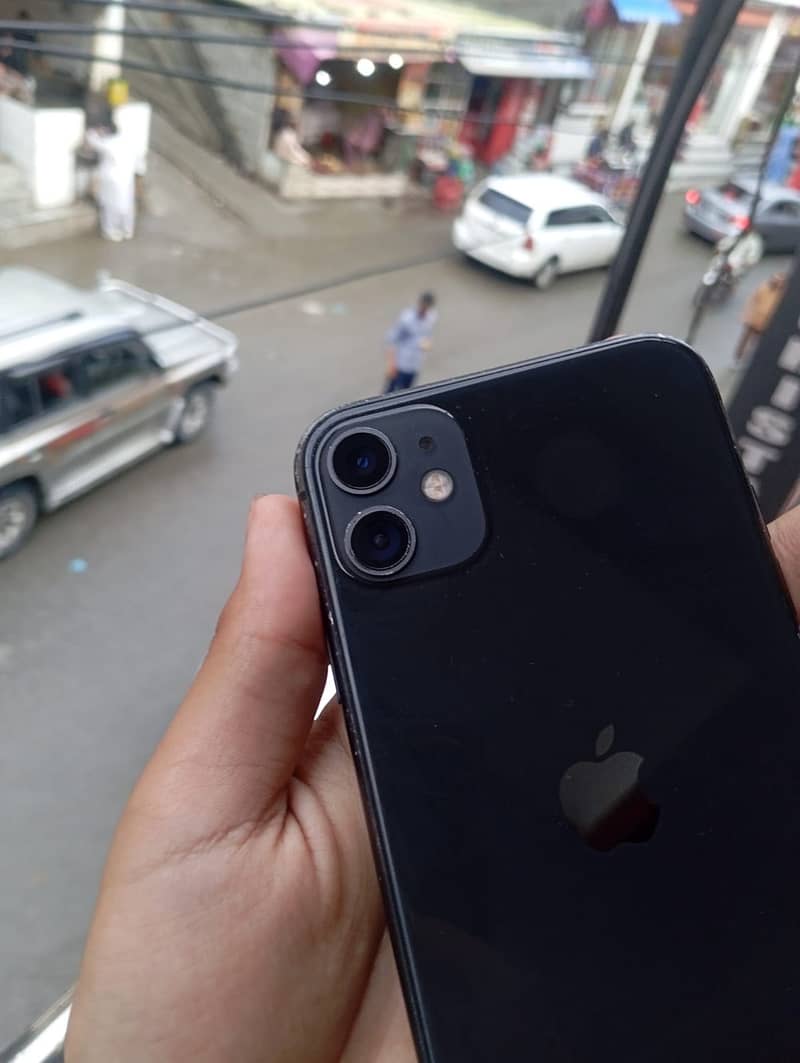 Apple iPhone 11 7