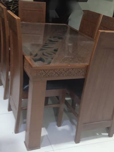 6 seater Dining table