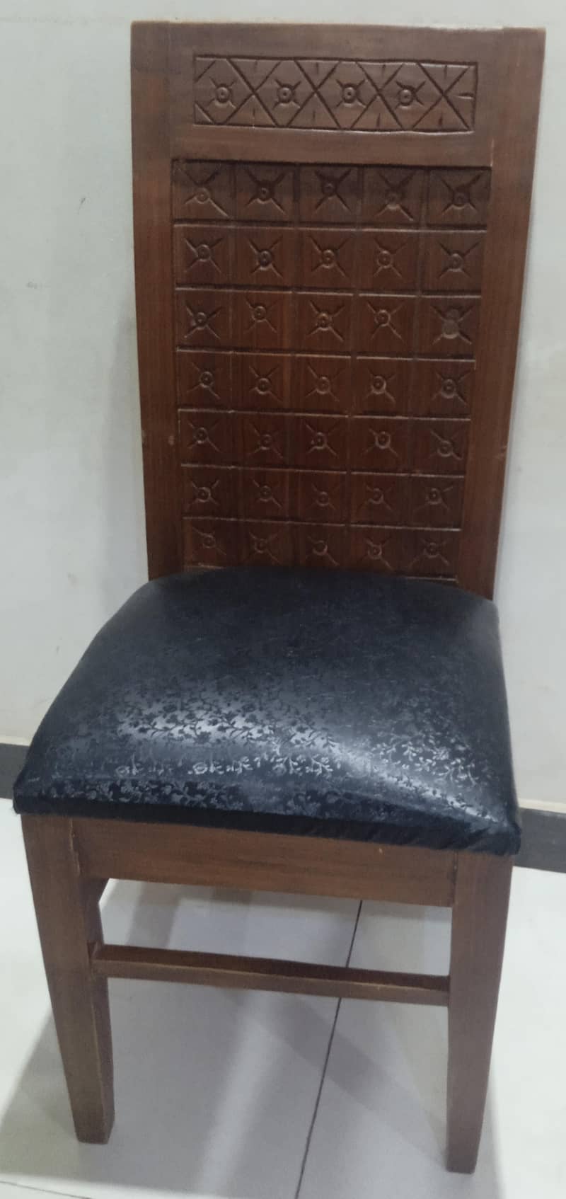 6 seater Dining table 2