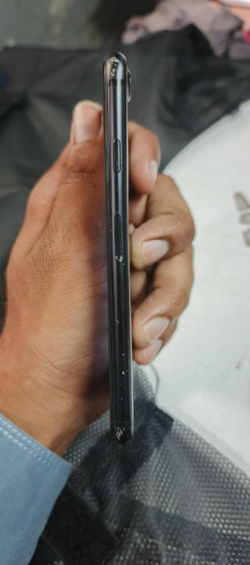 Apple iPhone 7 2