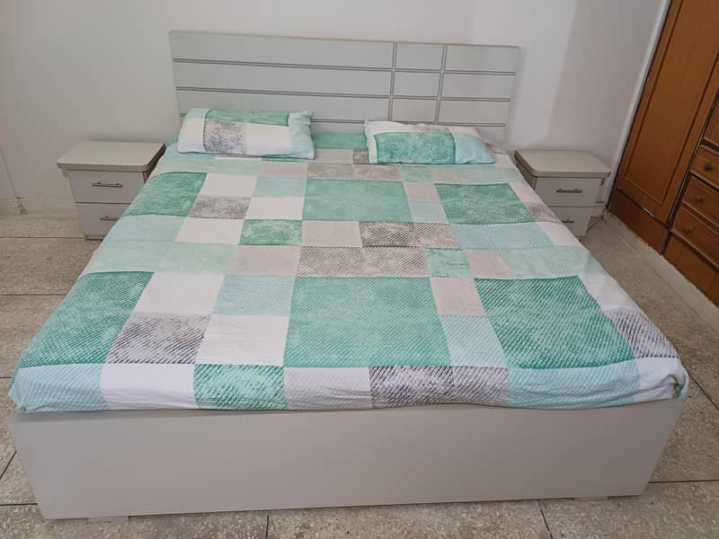 Queen Bed Set 0