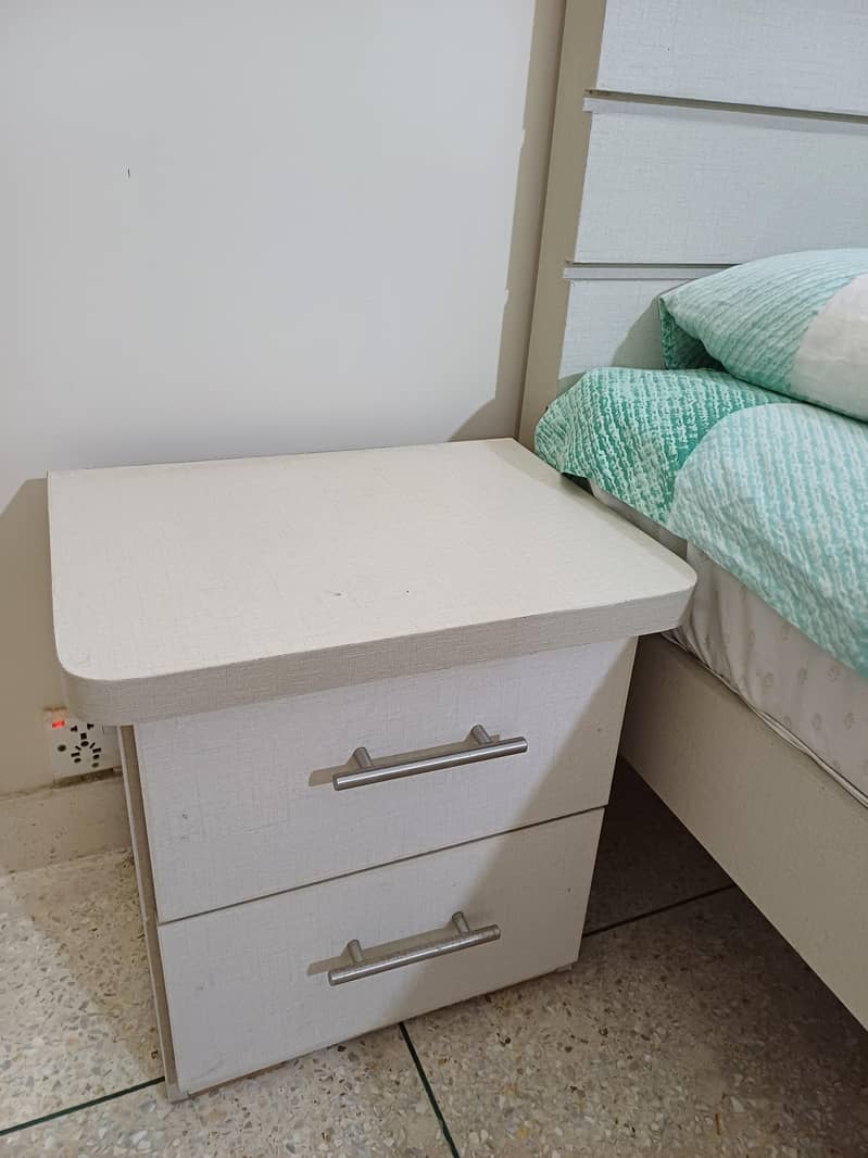 Queen Bed Set 2