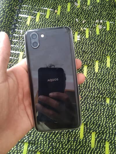Sharp Aquos R2