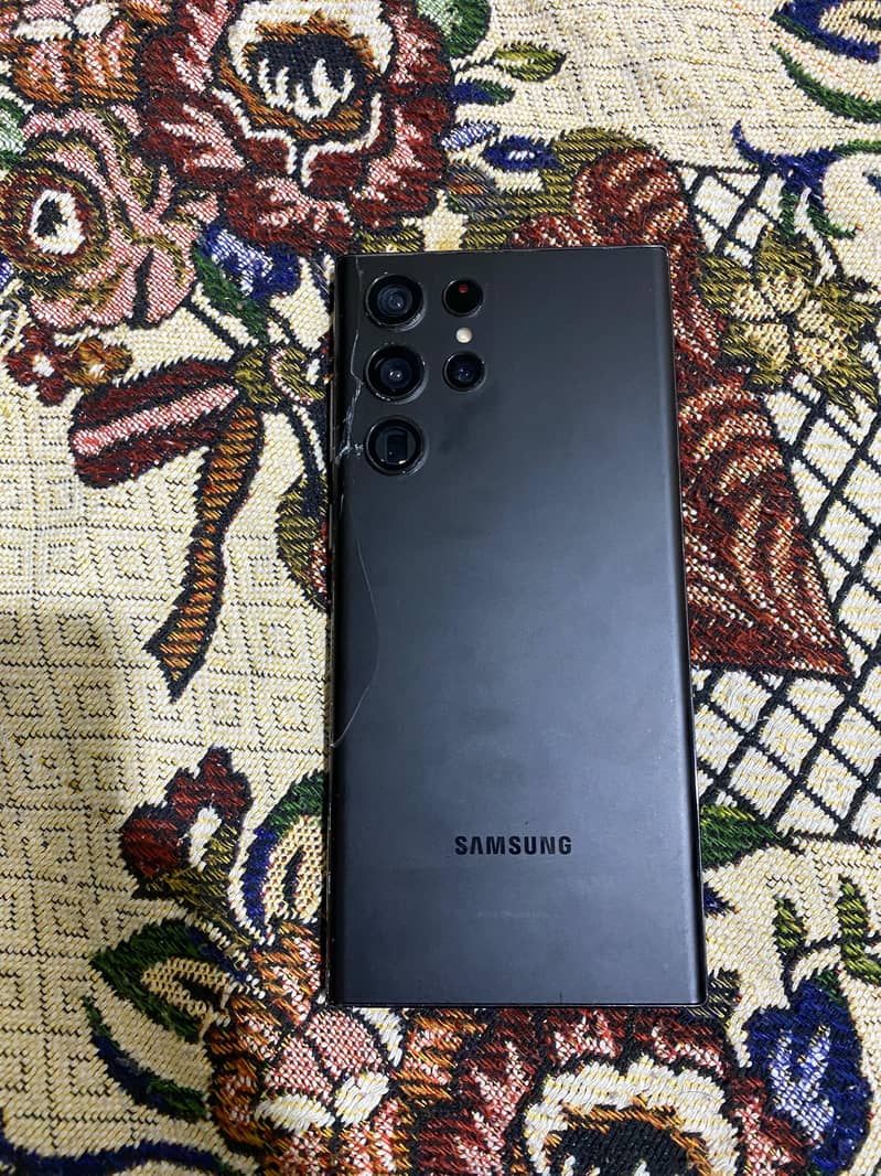 Samsung Mobile S22 Ultra 1
