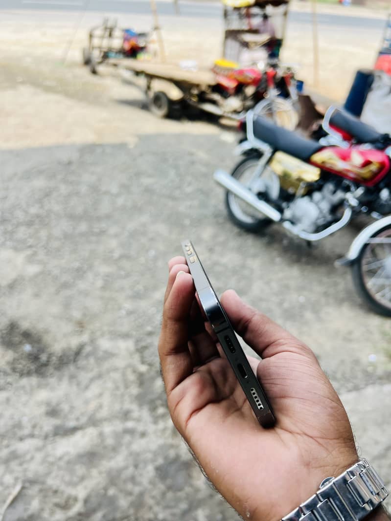 Apple iPhone 13 Pro Max 5