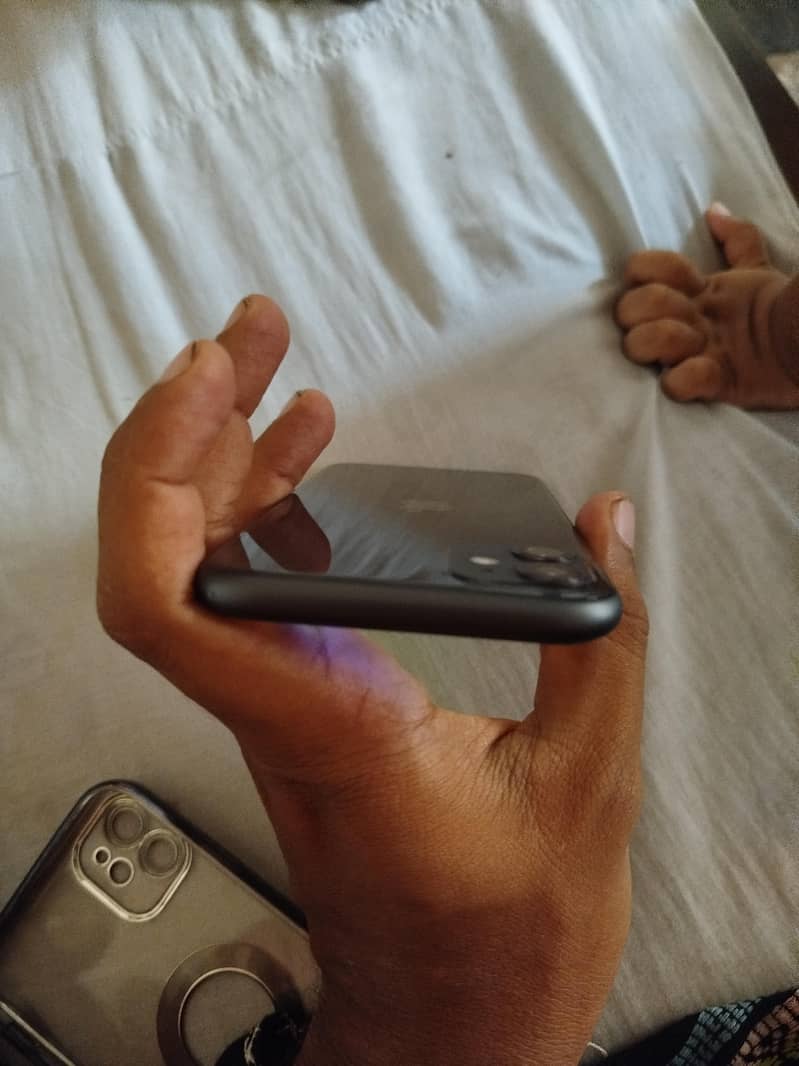 Apple iPhone 11 6