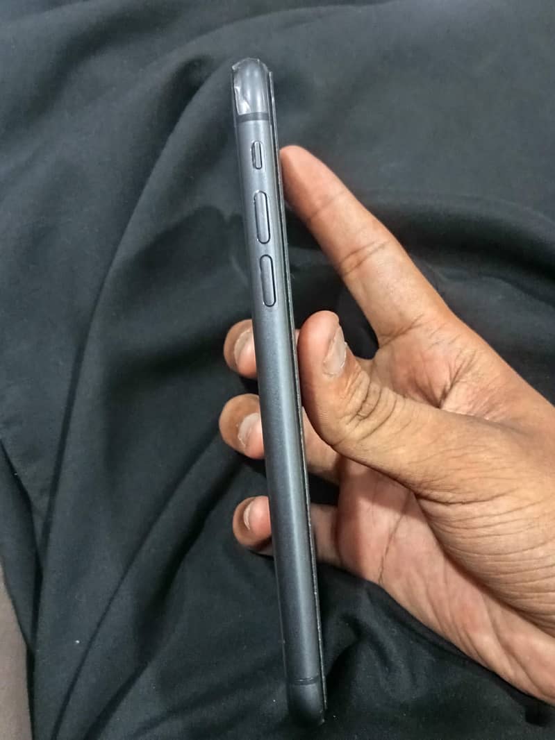 Apple iPhone 11 1
