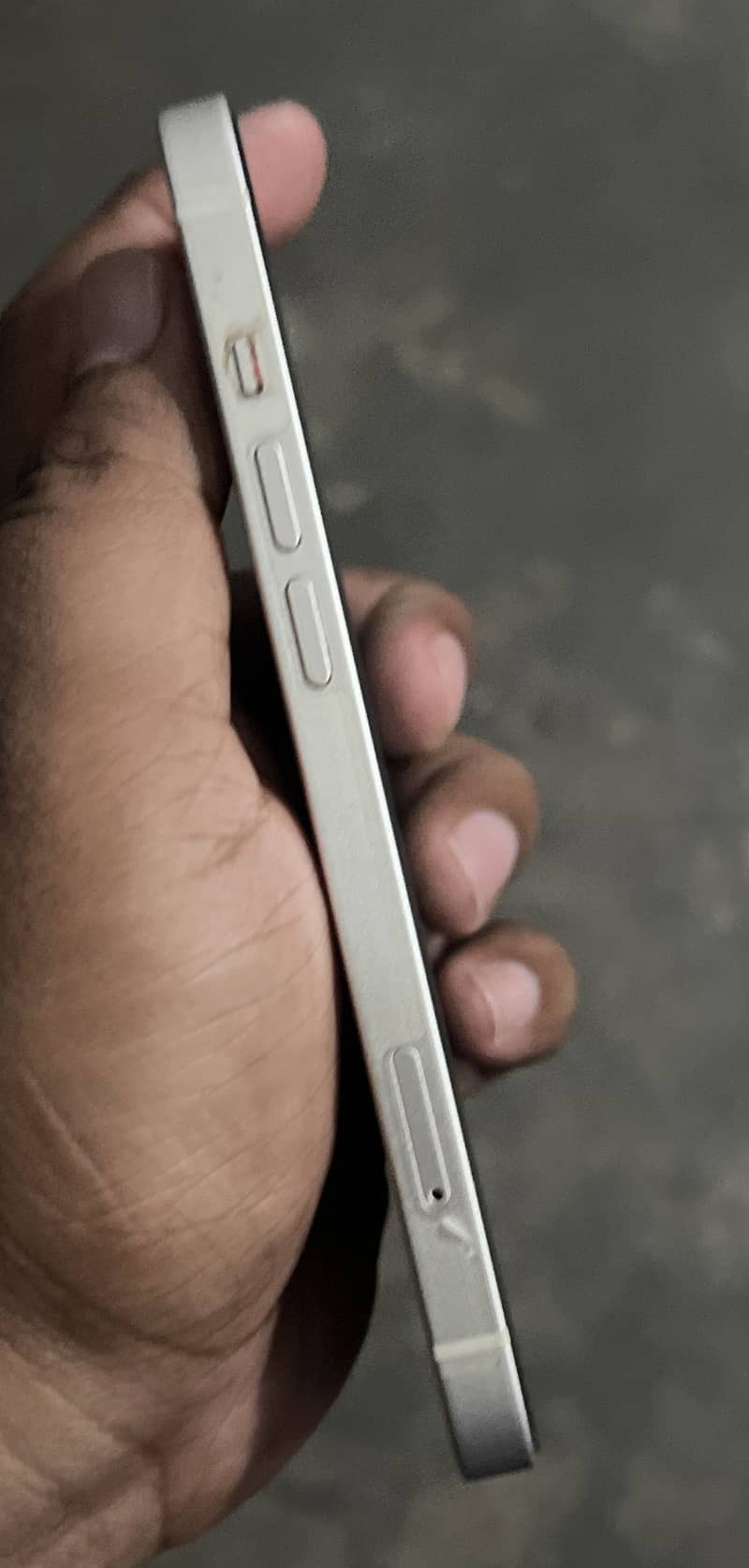 Apple iPhone 13 0