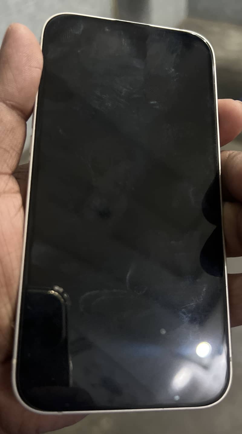 Apple iPhone 13 4