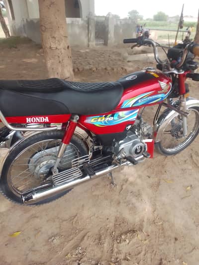 Honda CD 70,well maintained,smooth driving ,fuel efficient,single used
