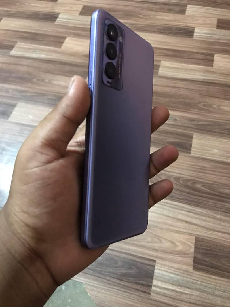 Tecno CAMON 18T 1