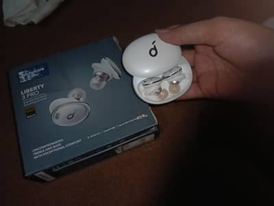 Anker as airbuds 2 model available:WhatsApp : 03258134431
